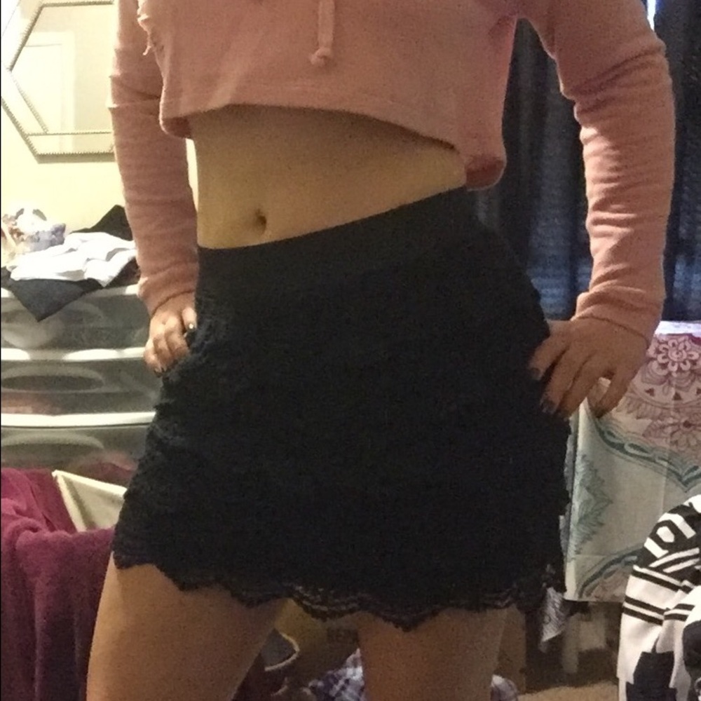 🚫SOLD🚫 Black ruffled skirt