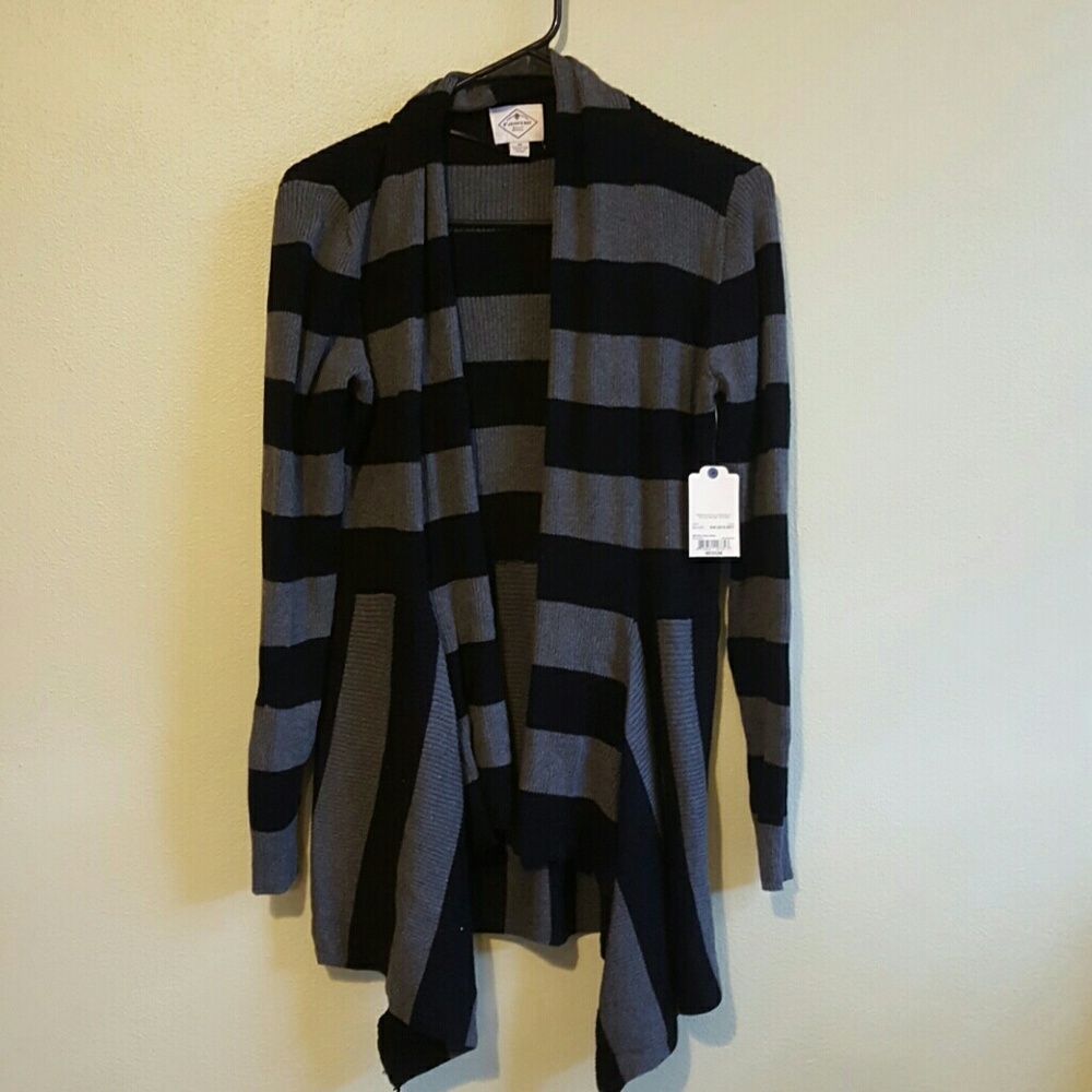 Cute black and gray cardigan