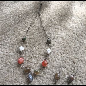 Earings and neckless