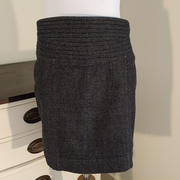 Anthropologie stretchy gray pencil - Picture 6 of 8