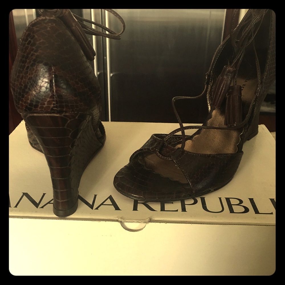 Wedge dark brow leather shoes