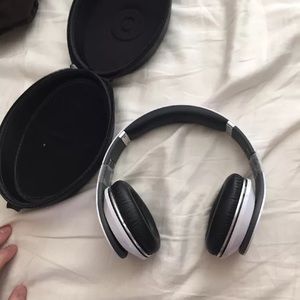 Used Studio beats by Dre