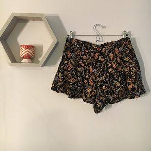 Urban Outfitters (kimchi blue) flower shorts