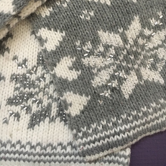 Winter Nordic Snowflake ❄️ Scarf - Picture 2 of 3