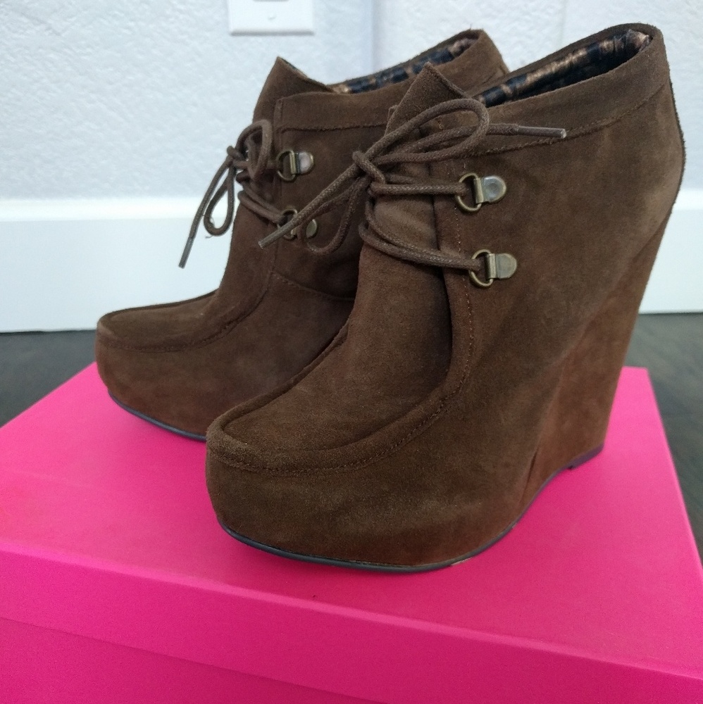 Betsey Johnson Ryaan Wedge shoes