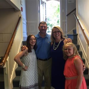 Meet your Posher, Mitzi