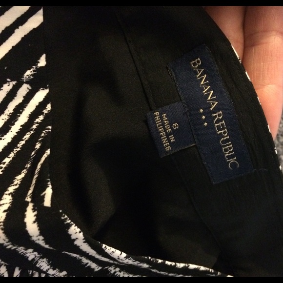 Banana Republic polyester mini skirt - Picture 3 of 4