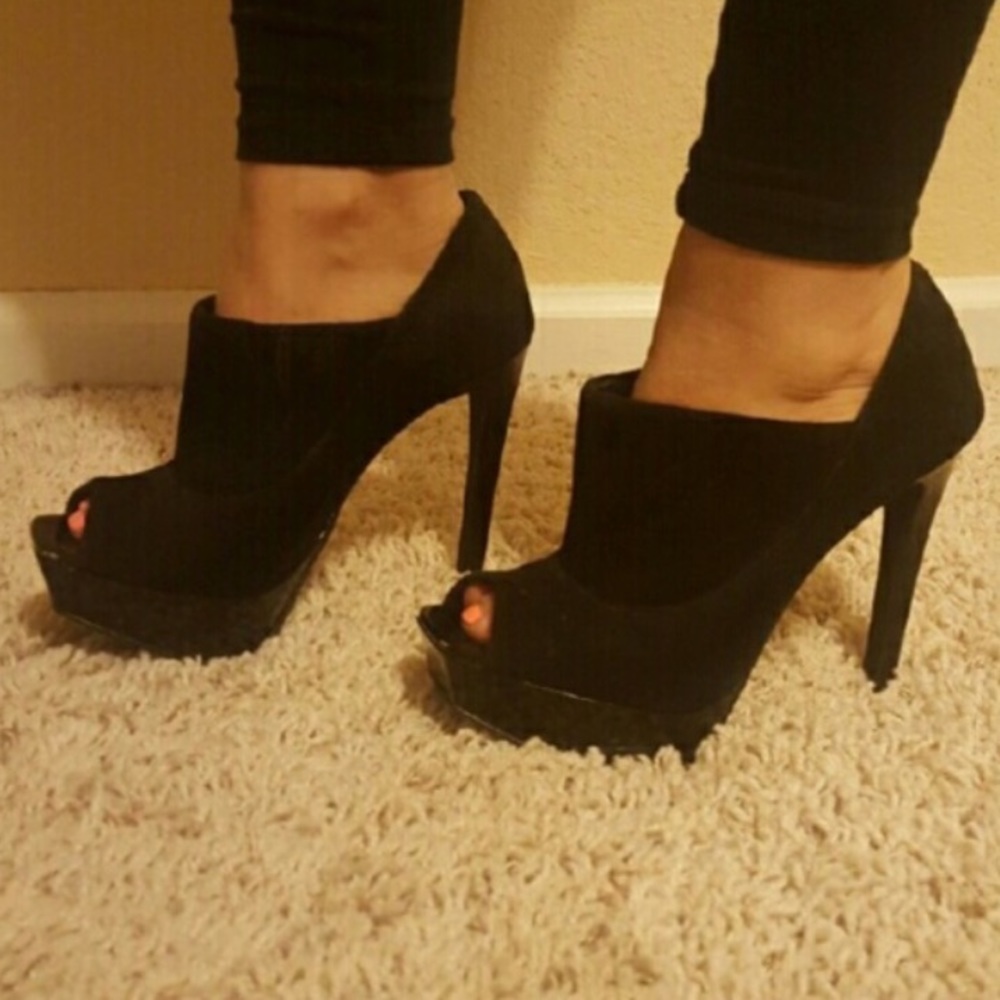 Jessica Simpson open toe black heels