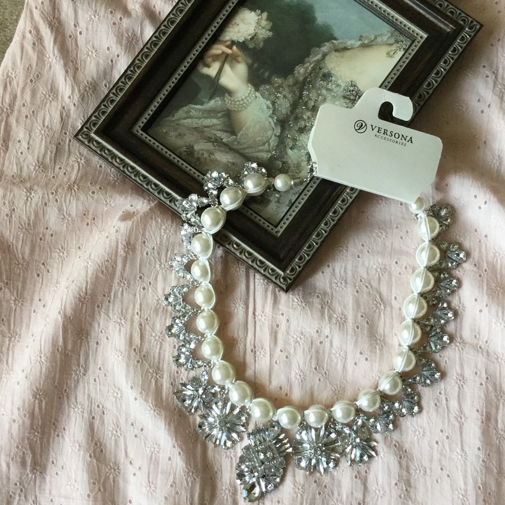 Statement necklace.