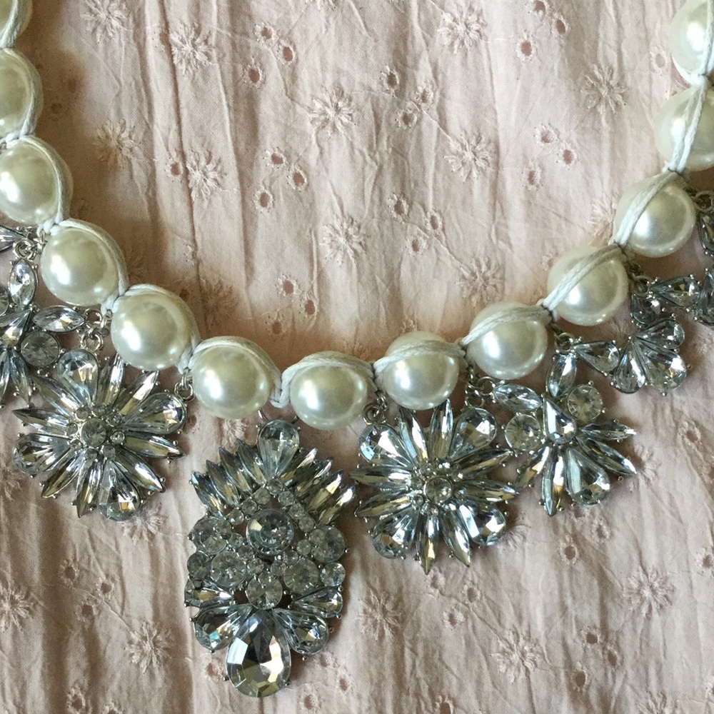 Statement necklace. - Picture 2 of 3