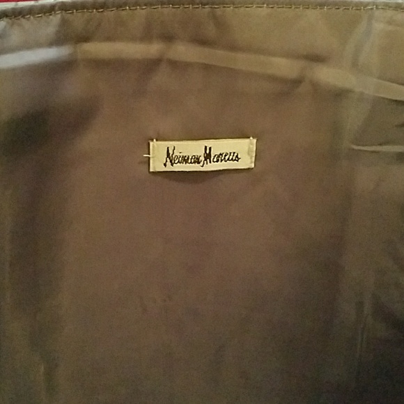 Neiman Marcus gray faux crocodile bag - Picture 3 of 4