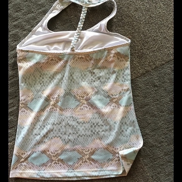 Onzie yoga top ❌sold❌ - Picture 2 of 3