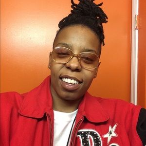 Meet your Posher, Maleka