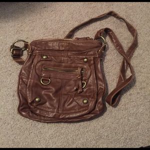 Simple and cute off the shoulder purse!