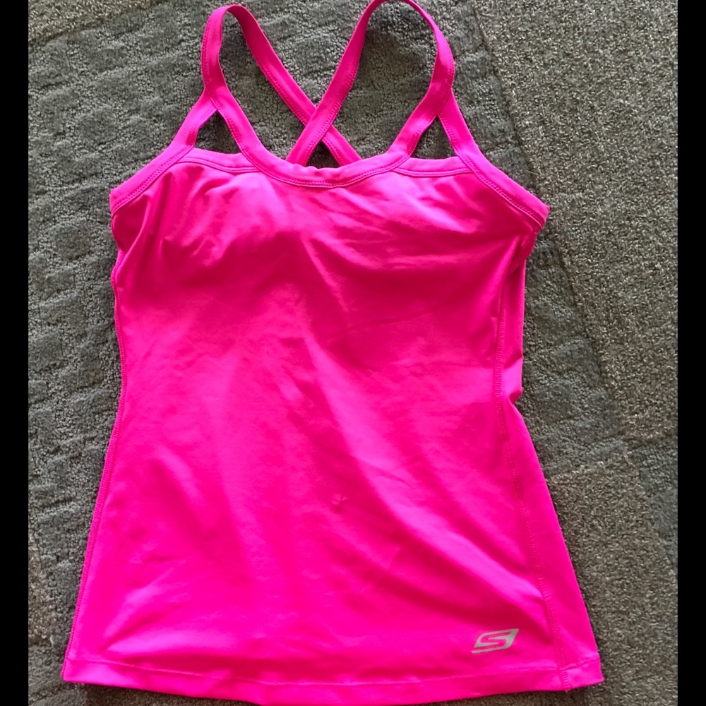 Sketchers sport top S