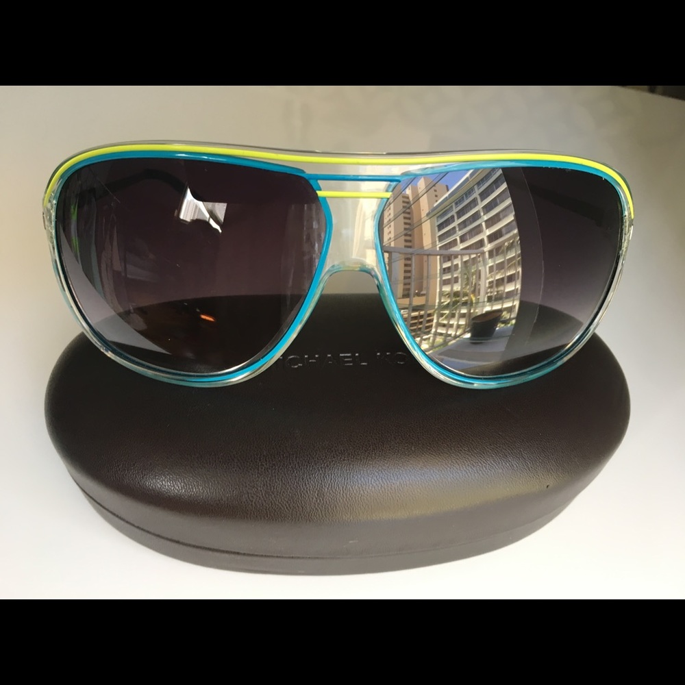 🌺ONE DAY SALE! Michael Kors sunglasses 😎