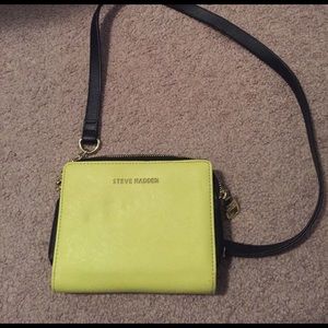 Off the shoulder yellow Steve Madden purse!