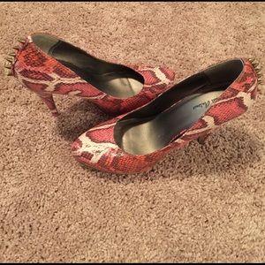 Michael Antonio Orange/Tan Spike Snake Skin Heels