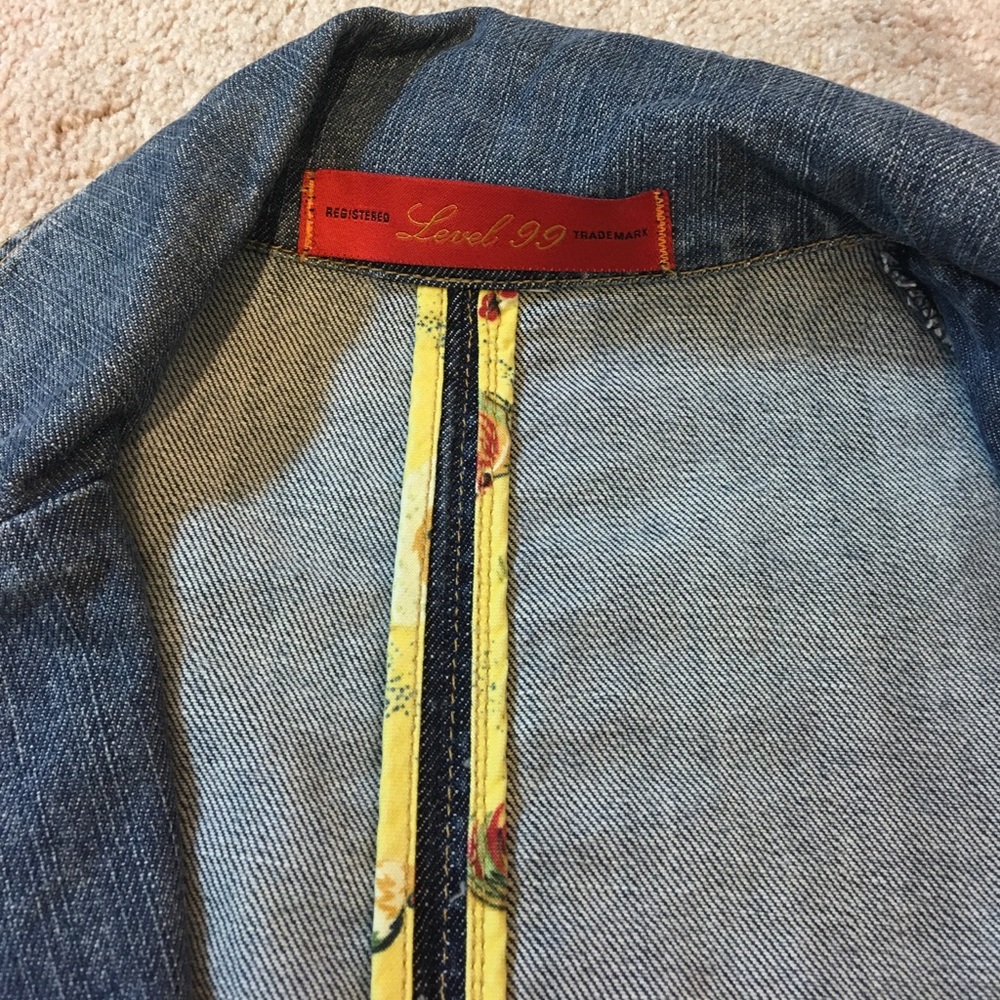 Fitted Jean Jacket - Picture 4 of 4