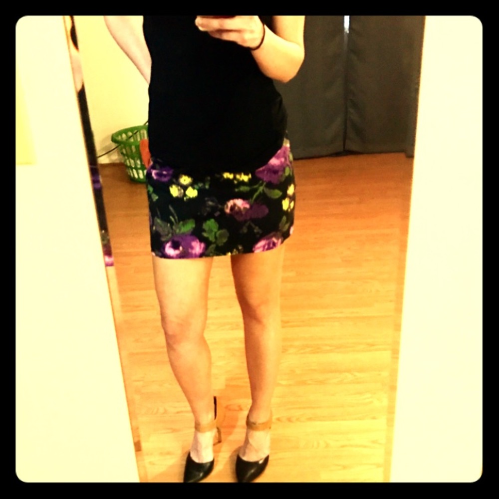 Floral print mini skirt