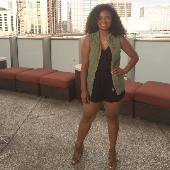 Meet your Posher, Jocelyn - Picture 2 of 5