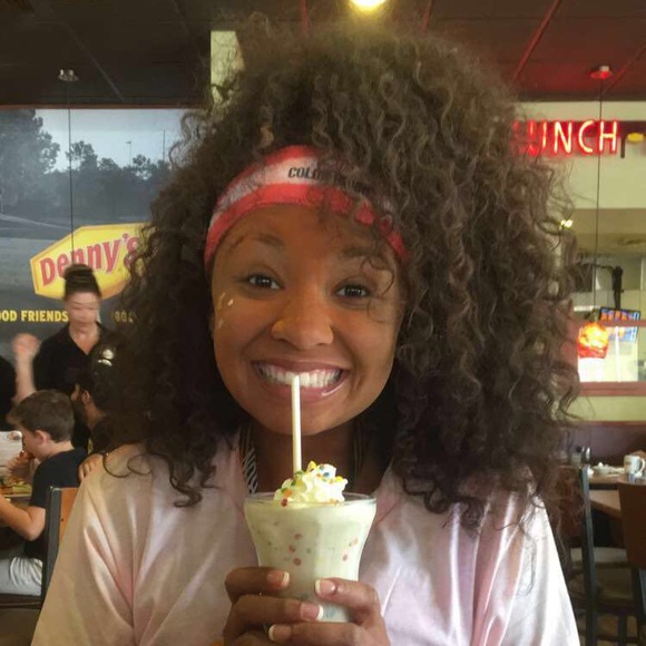 Meet your Posher, Jocelyn - Picture 4 of 5