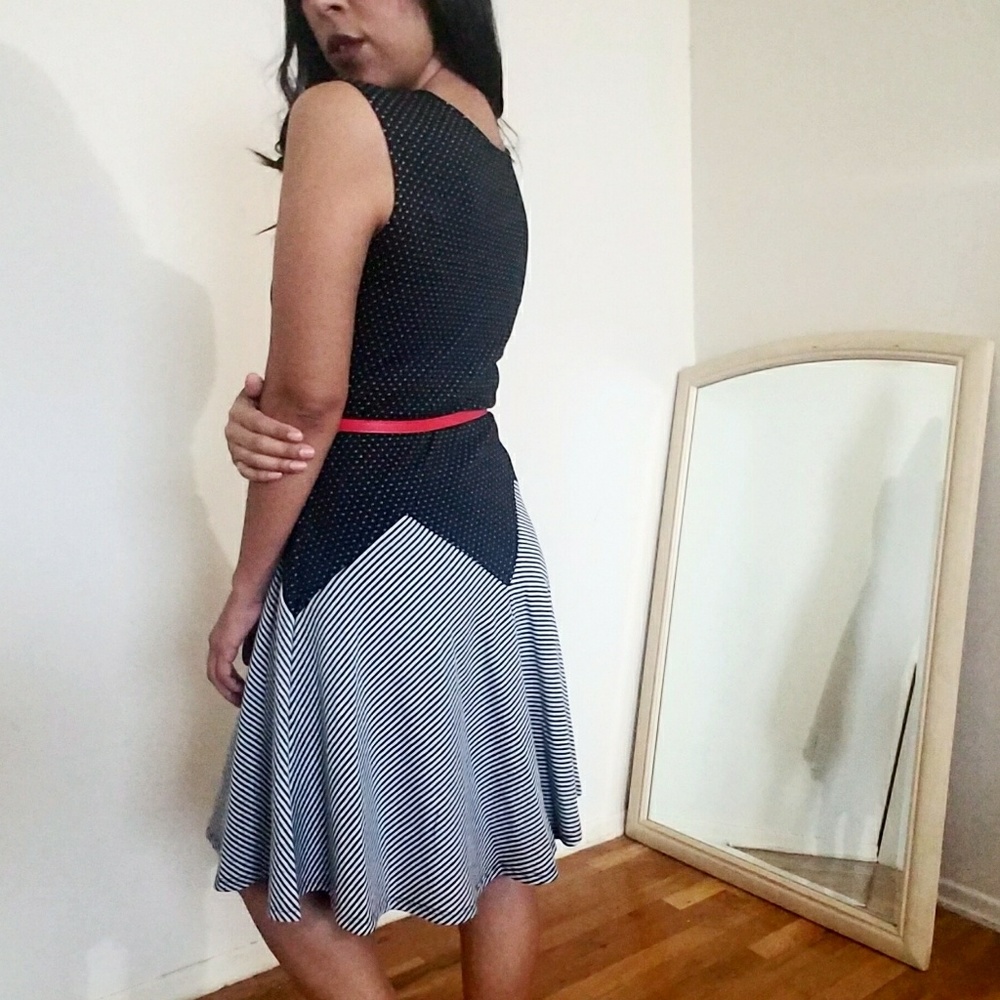 💦2FOR$20💦MODCLOTH CONTRAST RED BELT DRESS - Picture 2 of 4