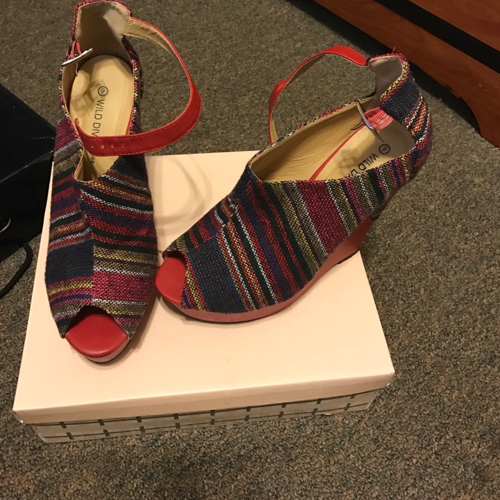 Multi colored wedges