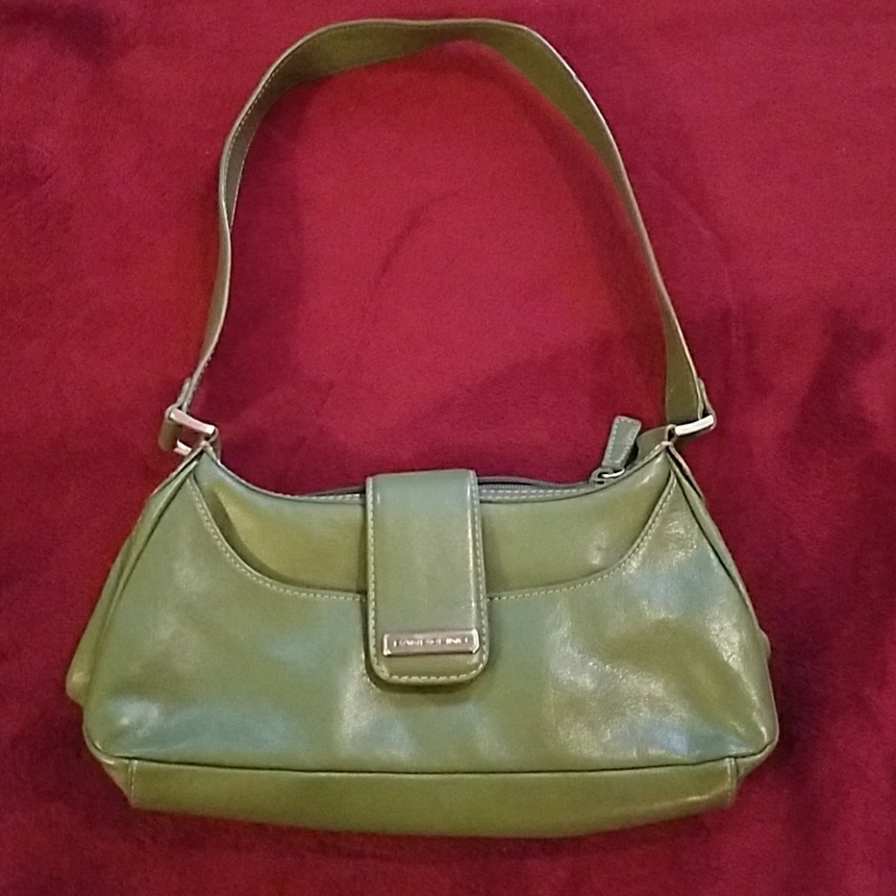 Bandolino leather shoulder bag