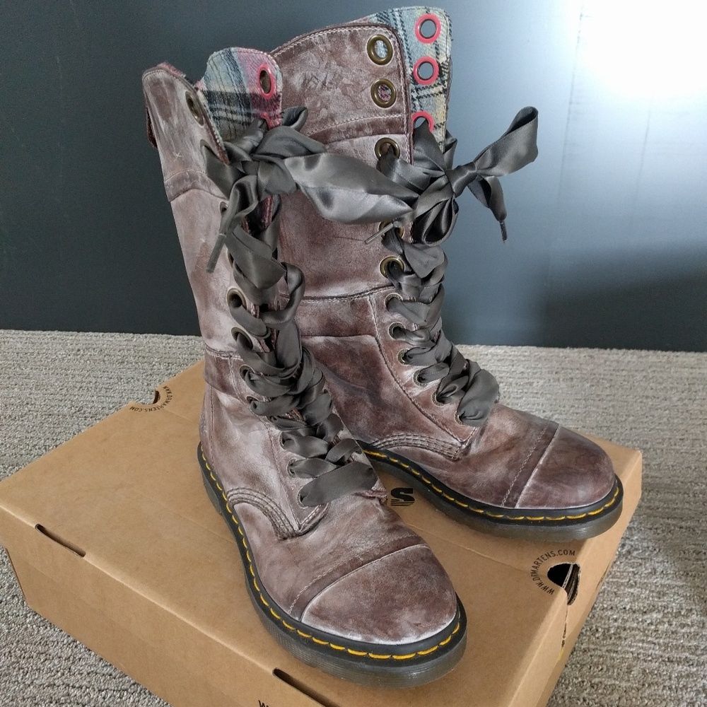 Dr. Marten Air Wair Triumph 1914 Boots