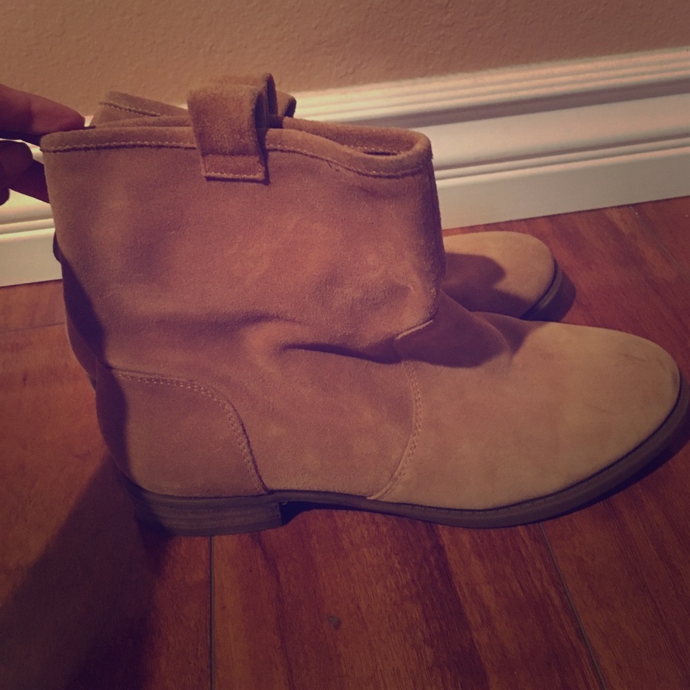 Suede boots