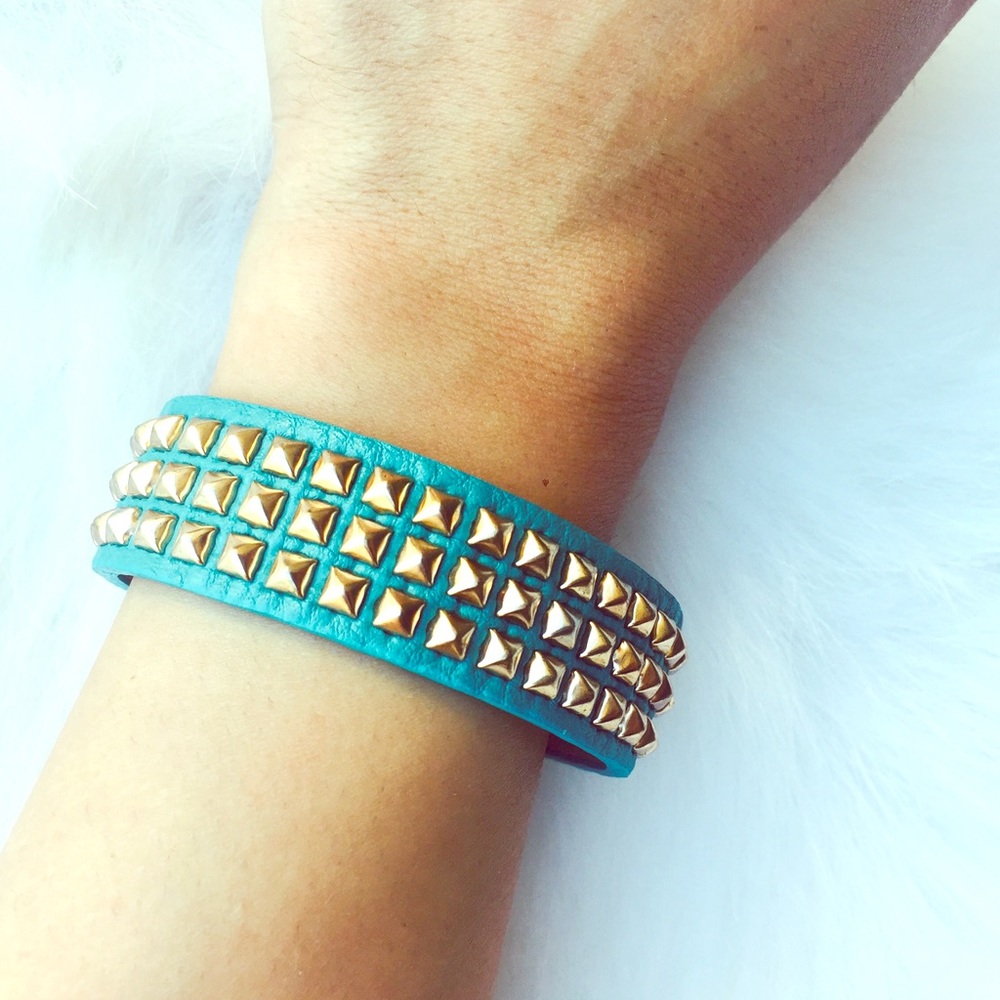 πHPπ Natasha Blue Leather Studded Bracelet NWOT - Picture 2 of 5