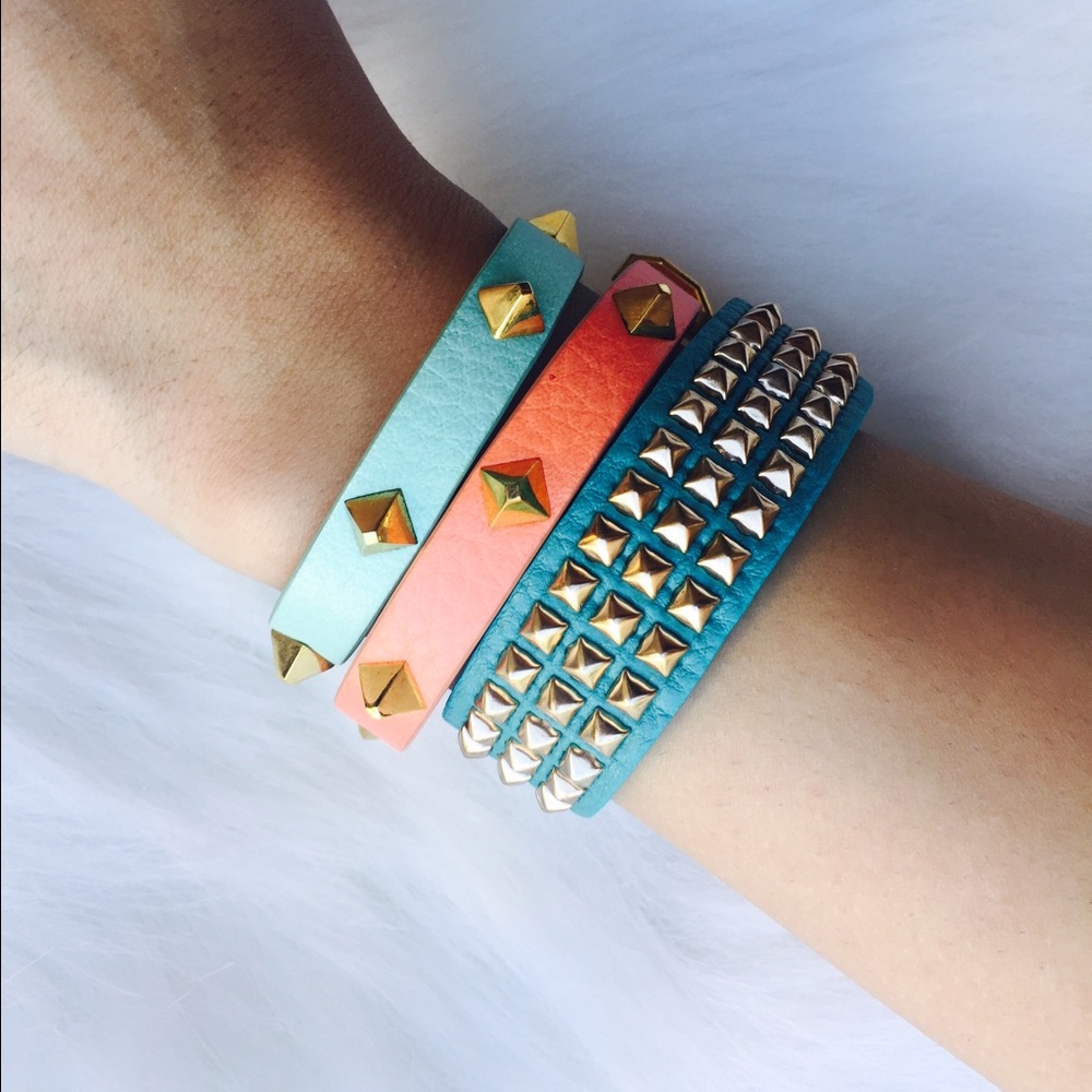🎉HP🎉 Natasha Blue Leather Studded Bracelet NWOT