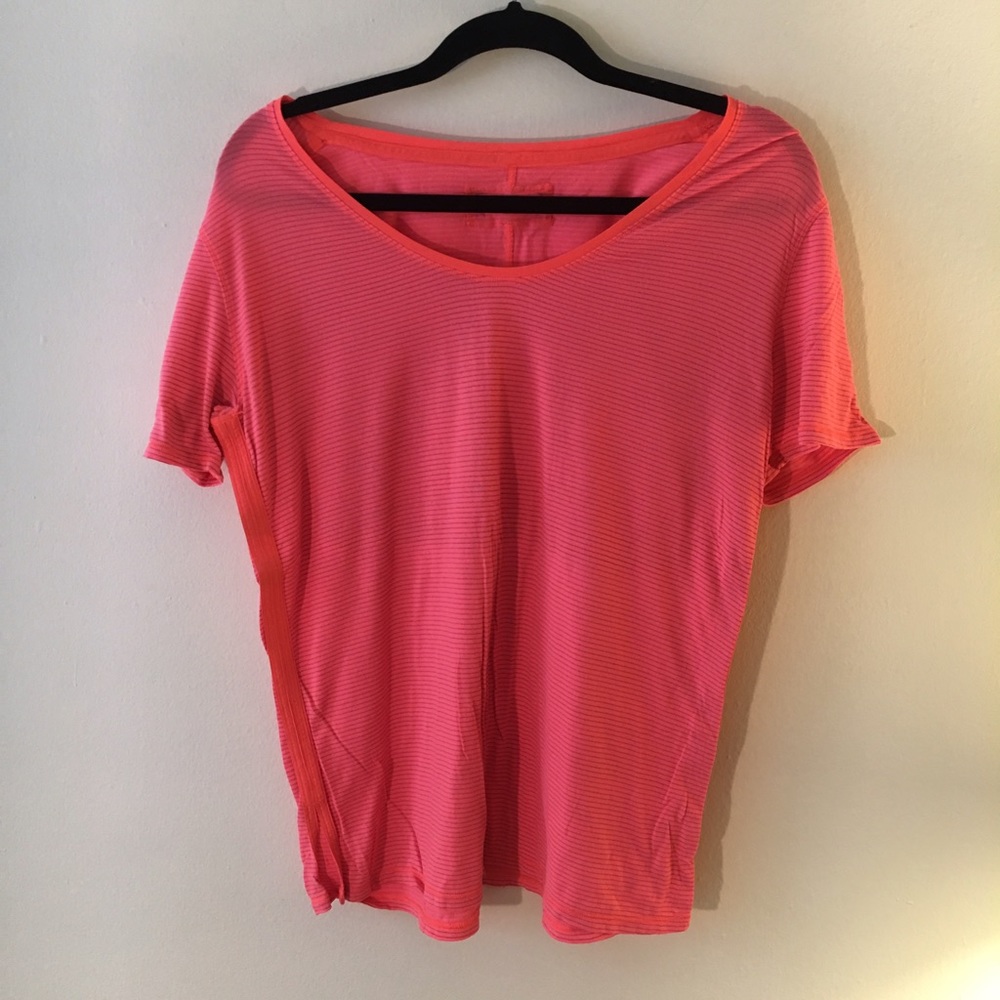 Lululemon workout top size 6