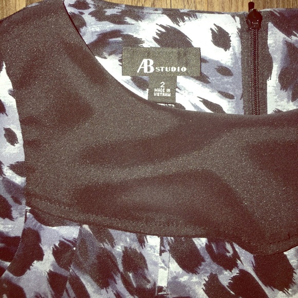 🆕Black Patterned Dress 🖤 - Picture 4 of 4