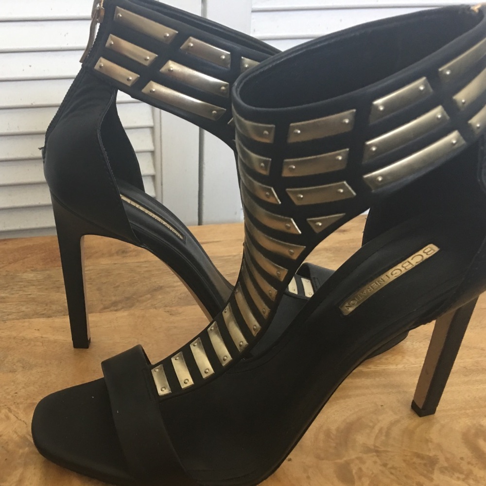 Modern Black and Gold Heels