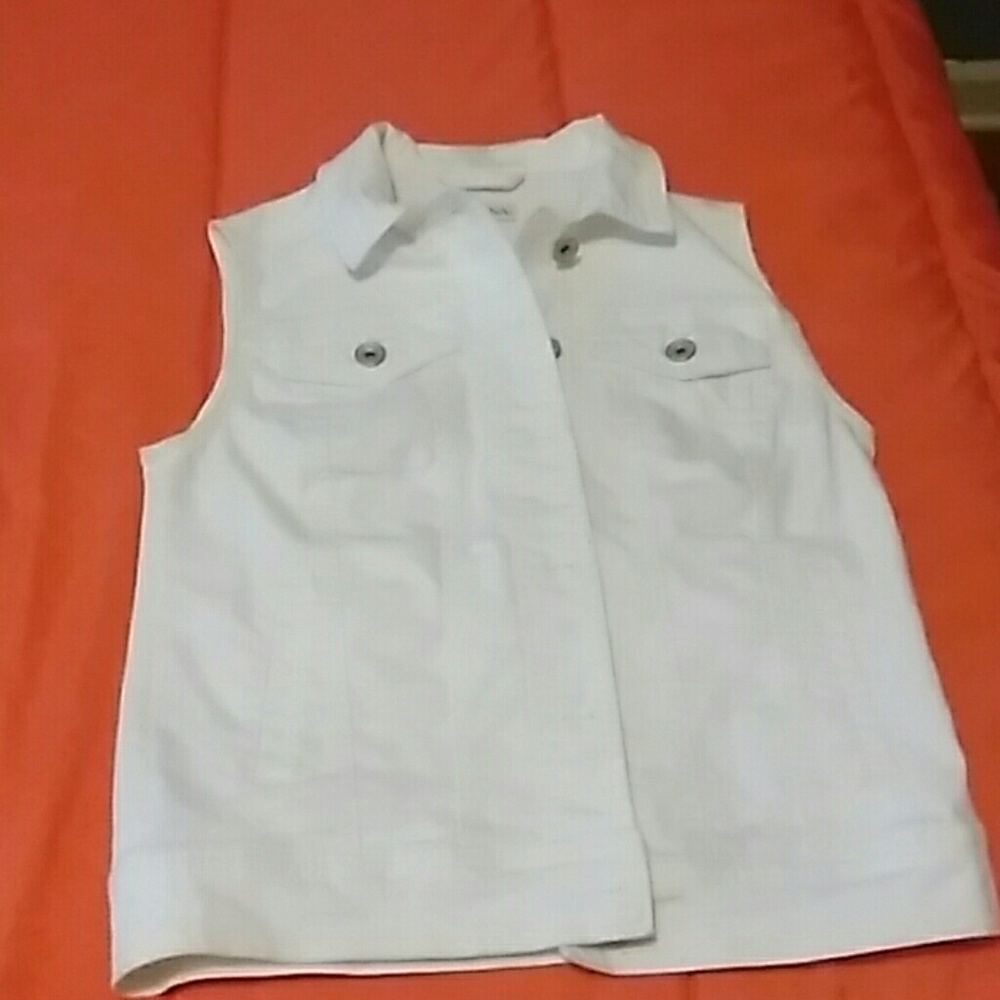 White vest