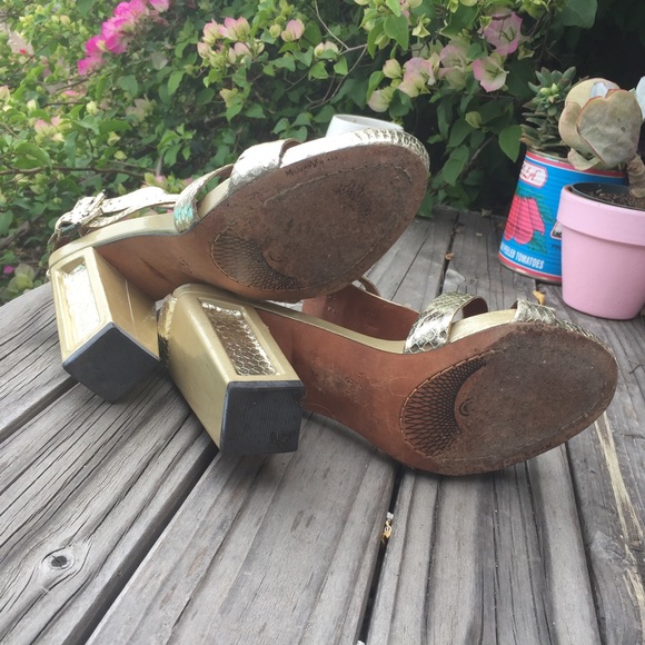 MODERN VINTAGE GOLD LEATHER HEELS SZ 7.5 - Picture 5 of 8