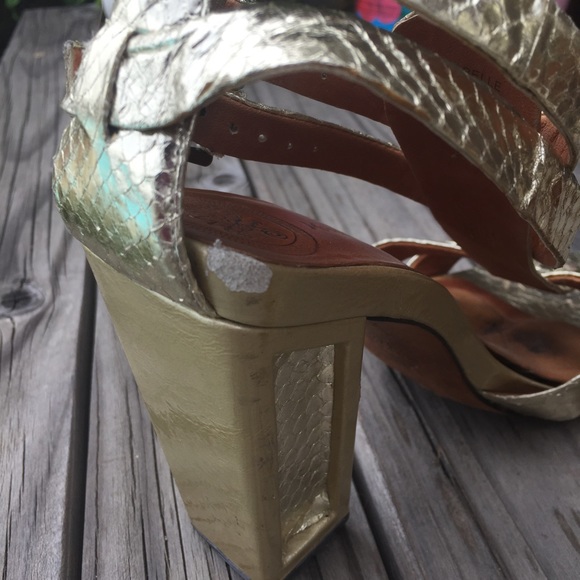 MODERN VINTAGE GOLD LEATHER HEELS SZ 7.5 - Picture 6 of 8