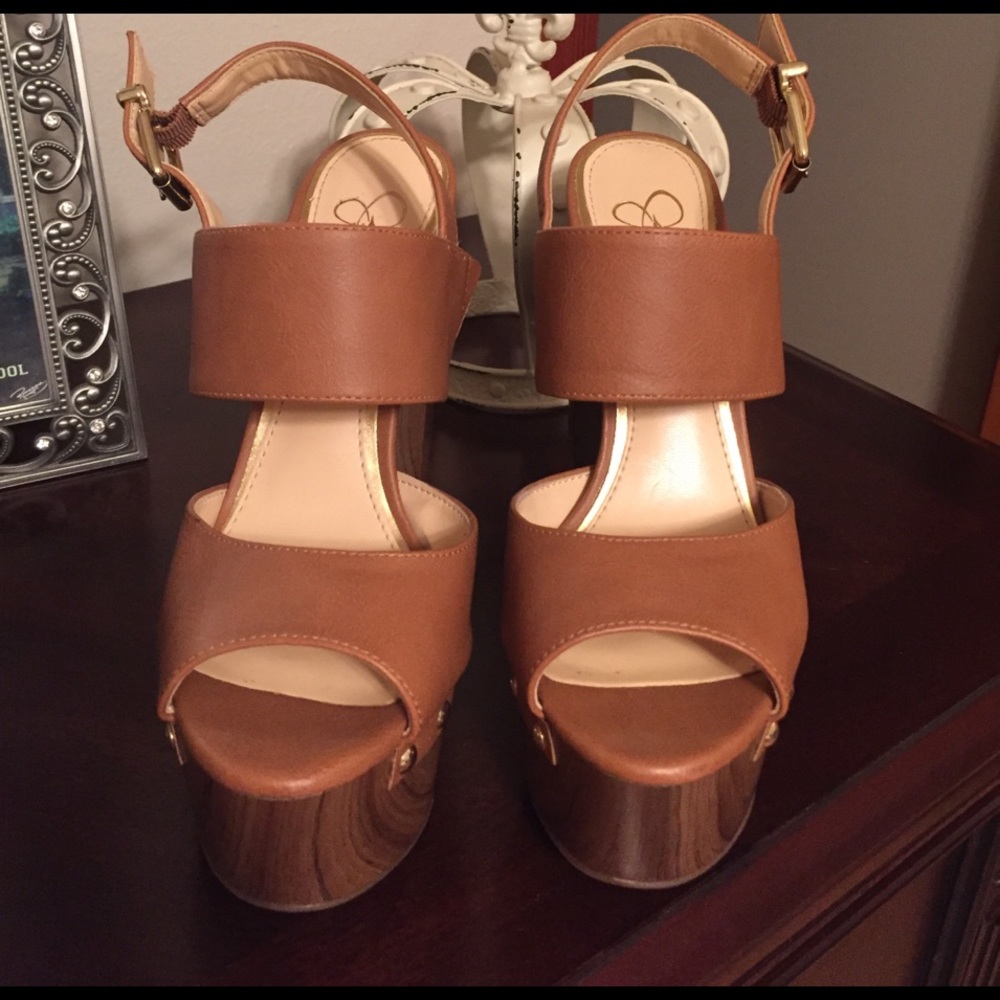 Jessica Simpson tan heels