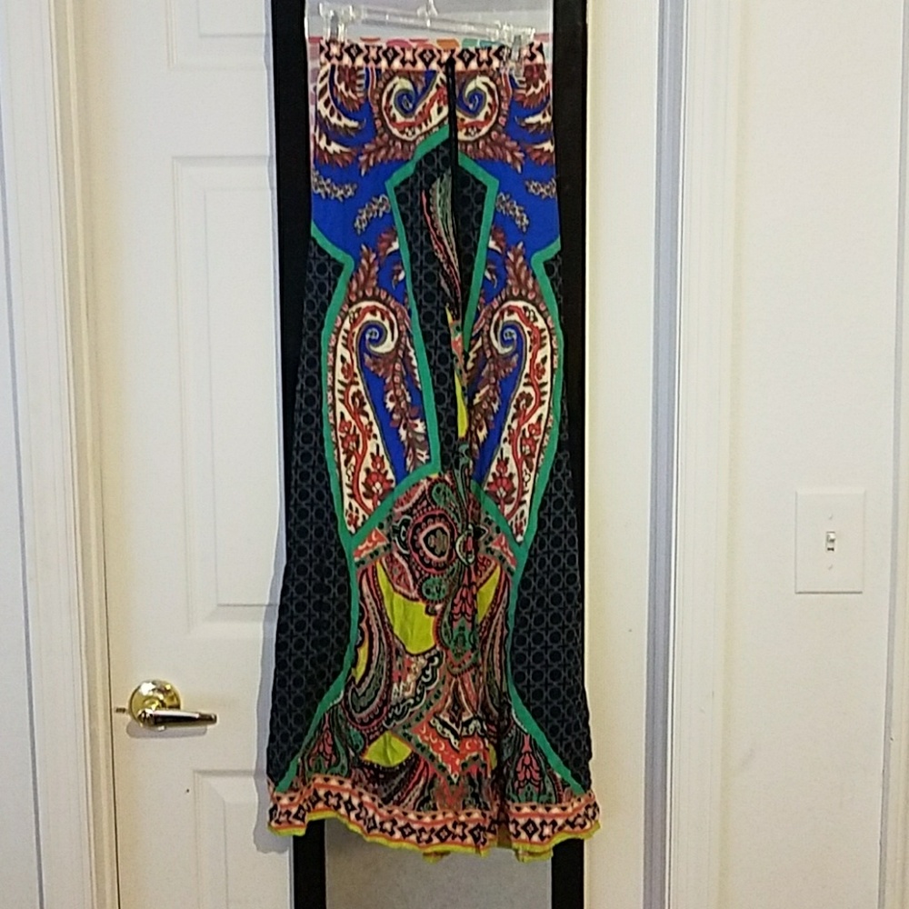 Super cute patterned palazzo pant. Never been worn