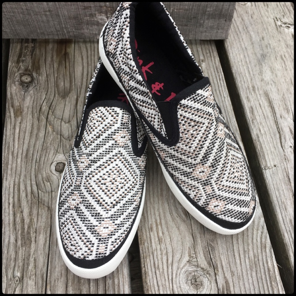 Pink & Pepper Black & White Geo Slip-On Sneakers! NEW!