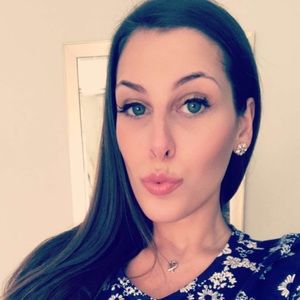 Meet your Posher, Christine