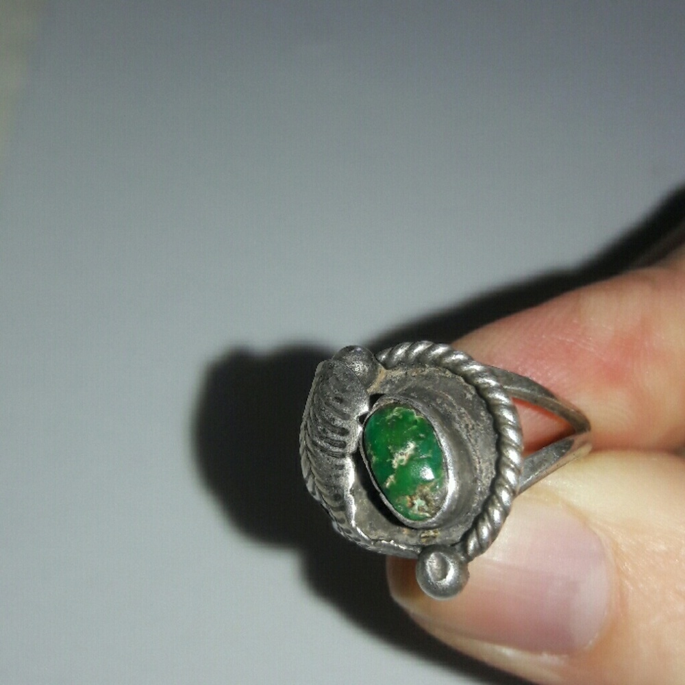 Green turquoise Navajo sz6 EUC 925 sterling silver
