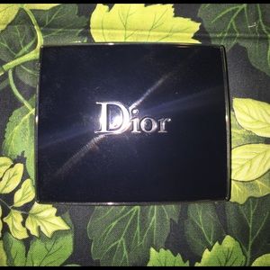 Dior blush in #566 Brown Milly