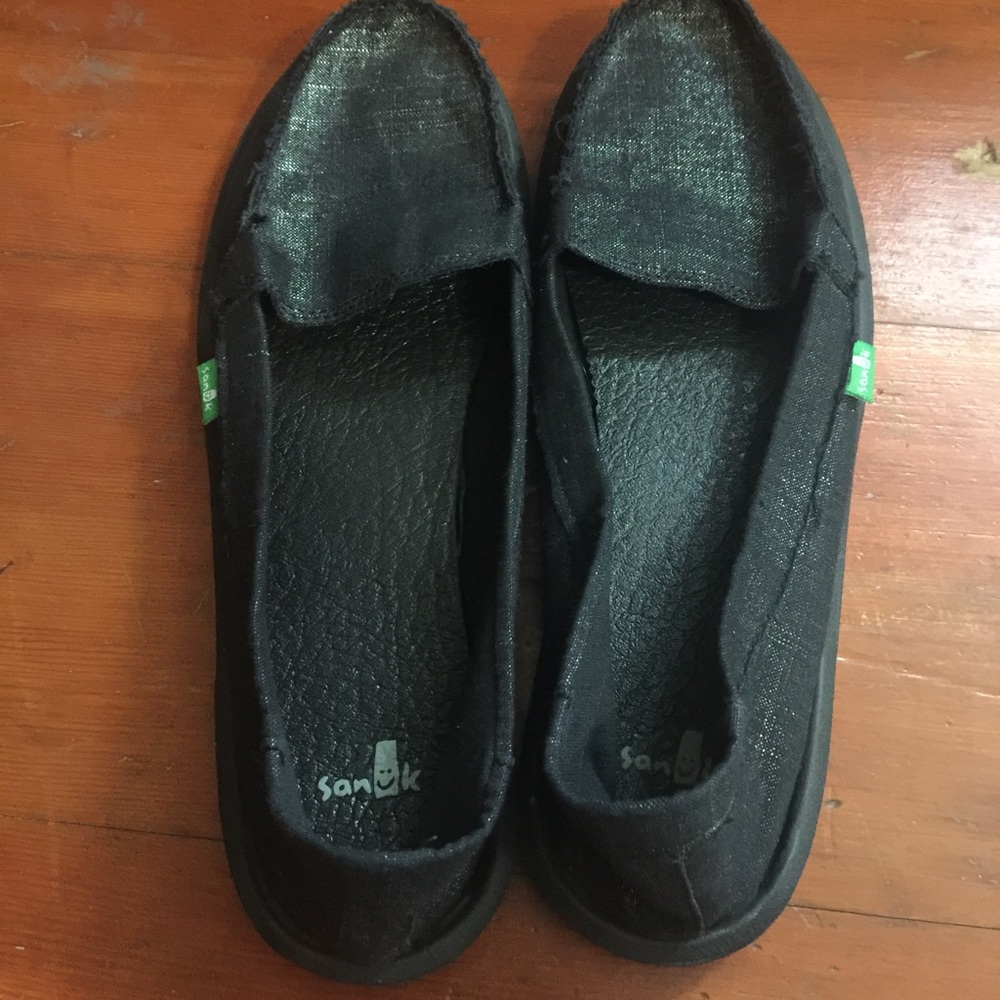 Sanuk flats