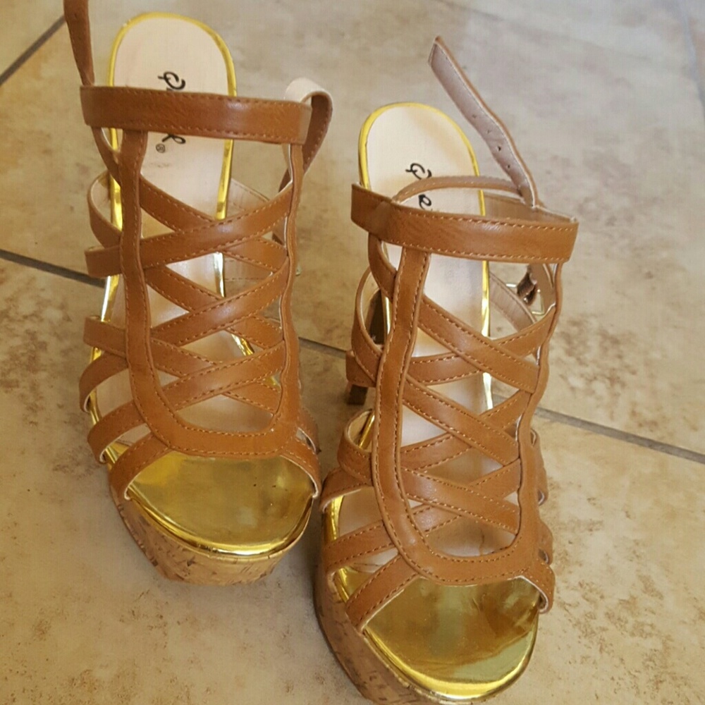 Heeled sandals.