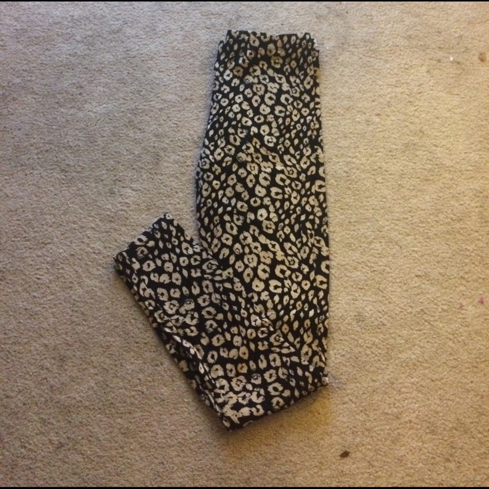 F21 Cheetah print leggings