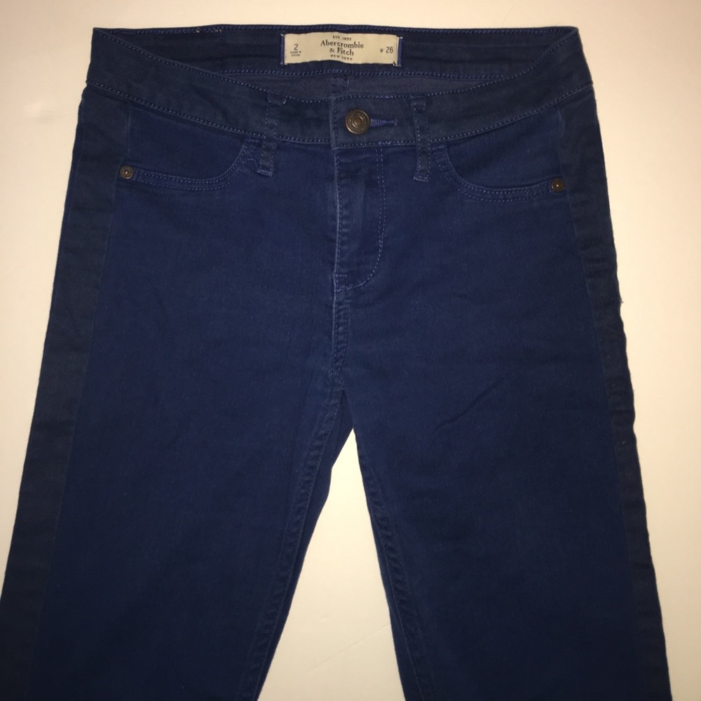 Blue Abercrombie and Fitch Cropped Jeans