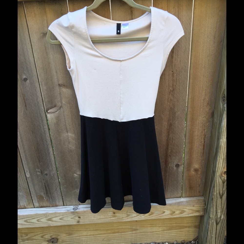 H&M Two-Toned Black/ Cream Dress US size 4